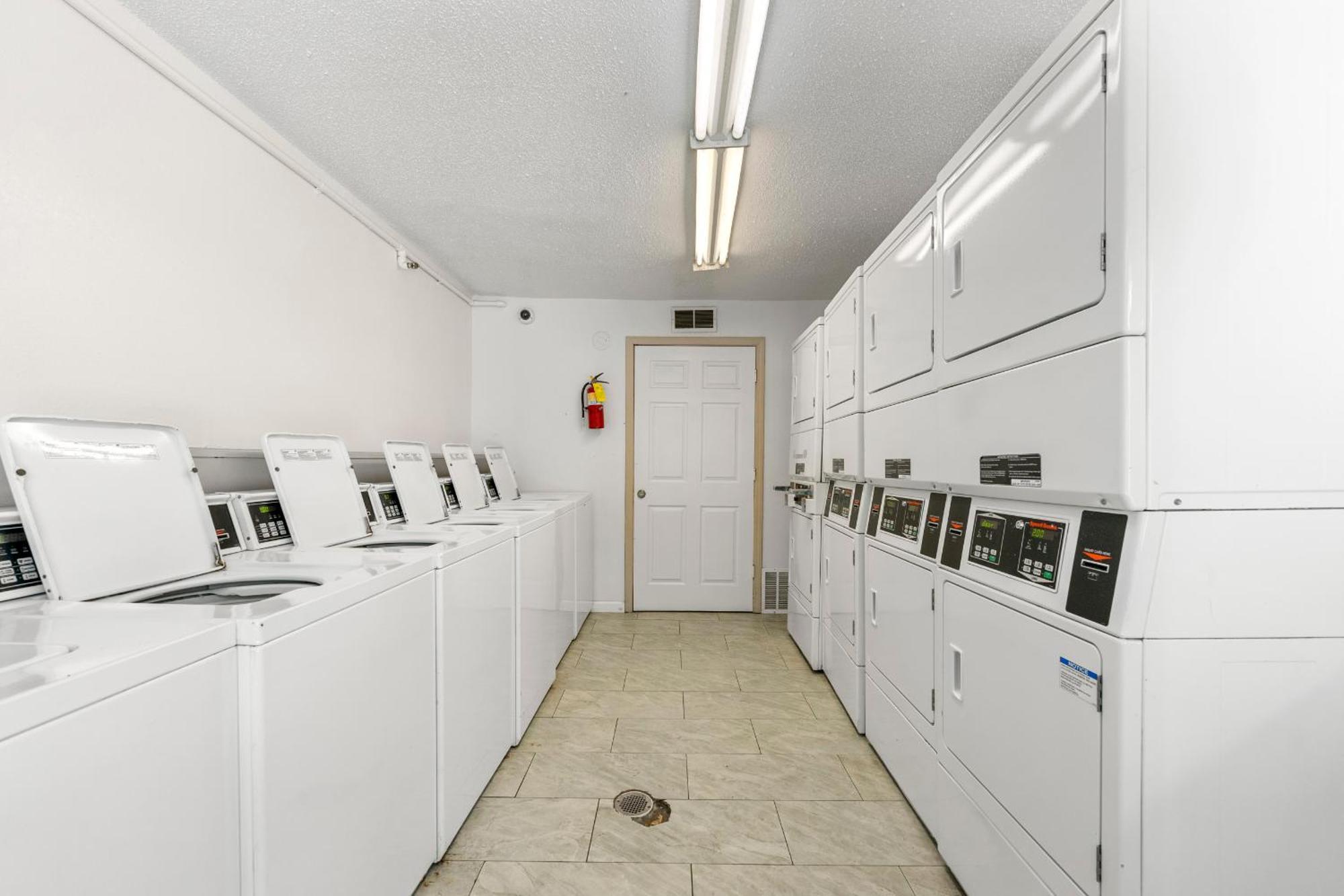 Budgetel Inn And Suites Lodge West Bagian luar foto