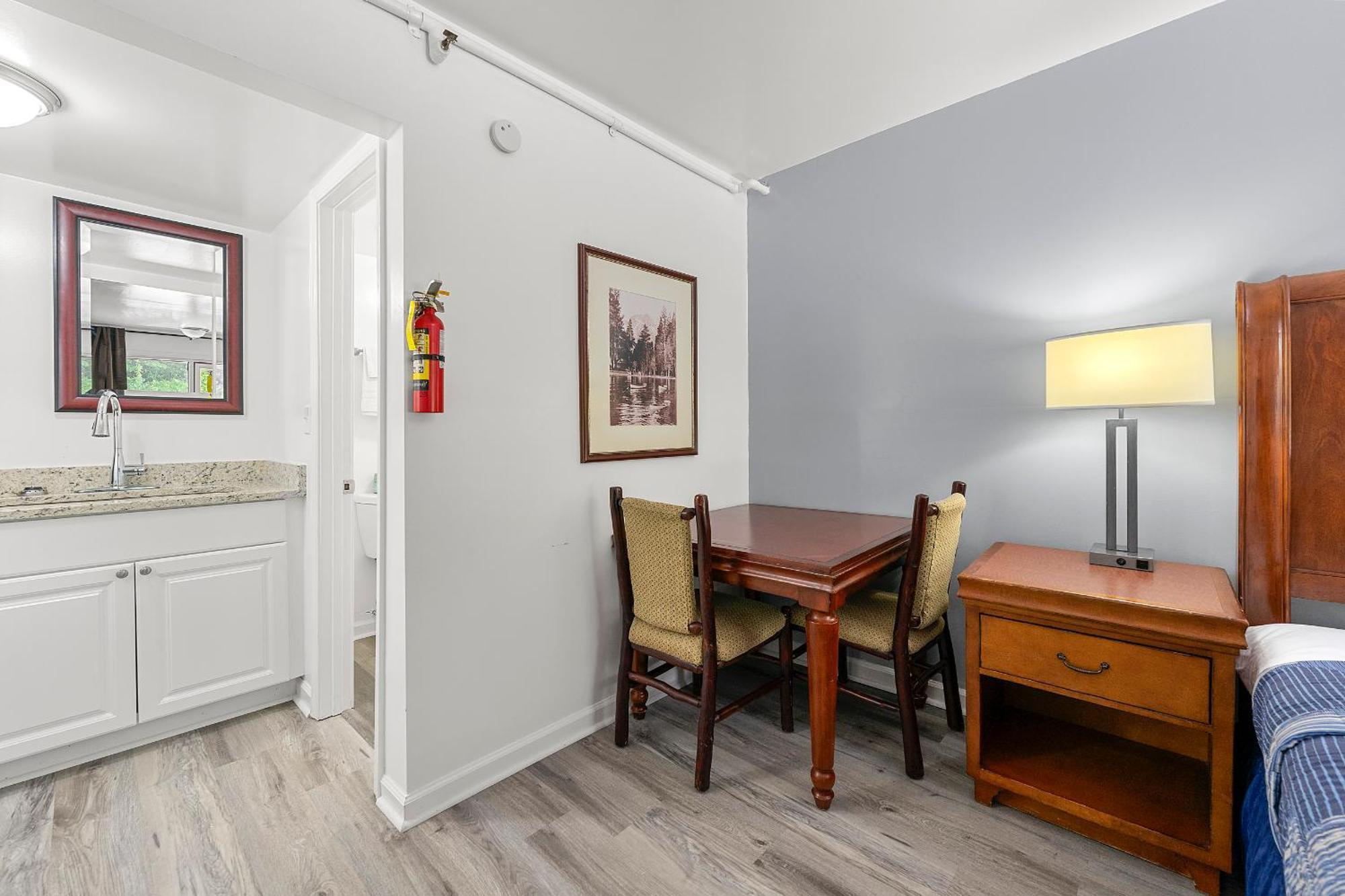 Budgetel Inn And Suites Lodge West Bagian luar foto