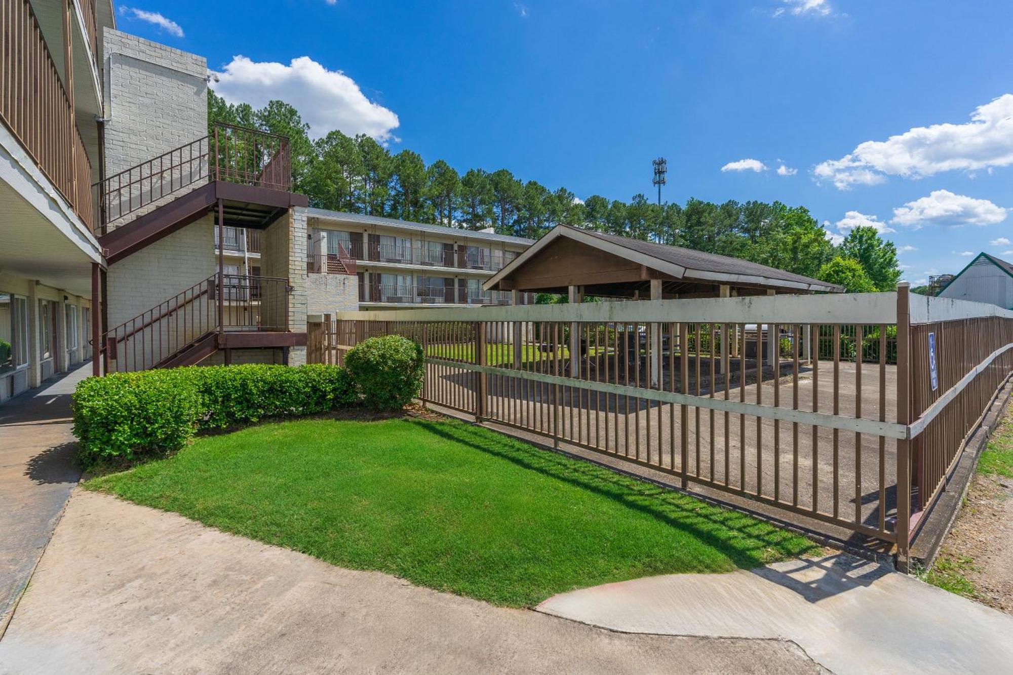 Budgetel Inn And Suites Lodge West Bagian luar foto