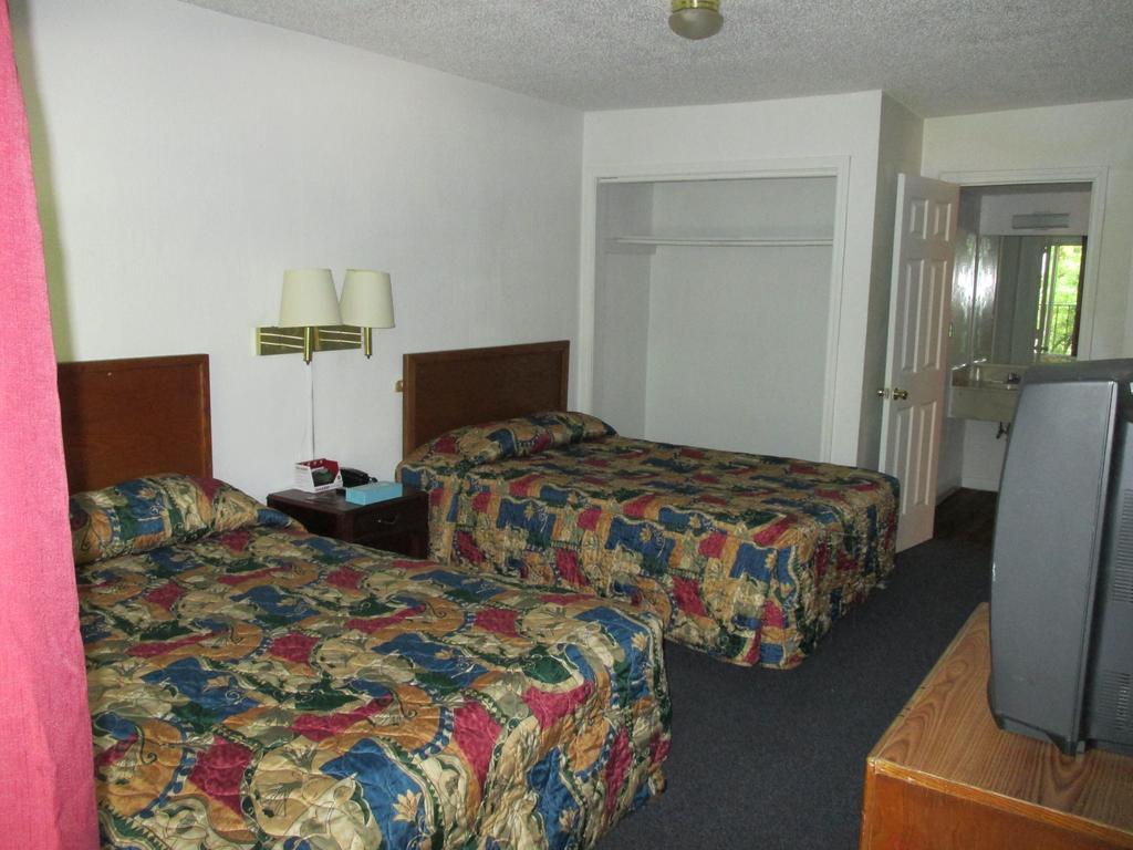 Budgetel Inn And Suites Lodge West Ruang foto